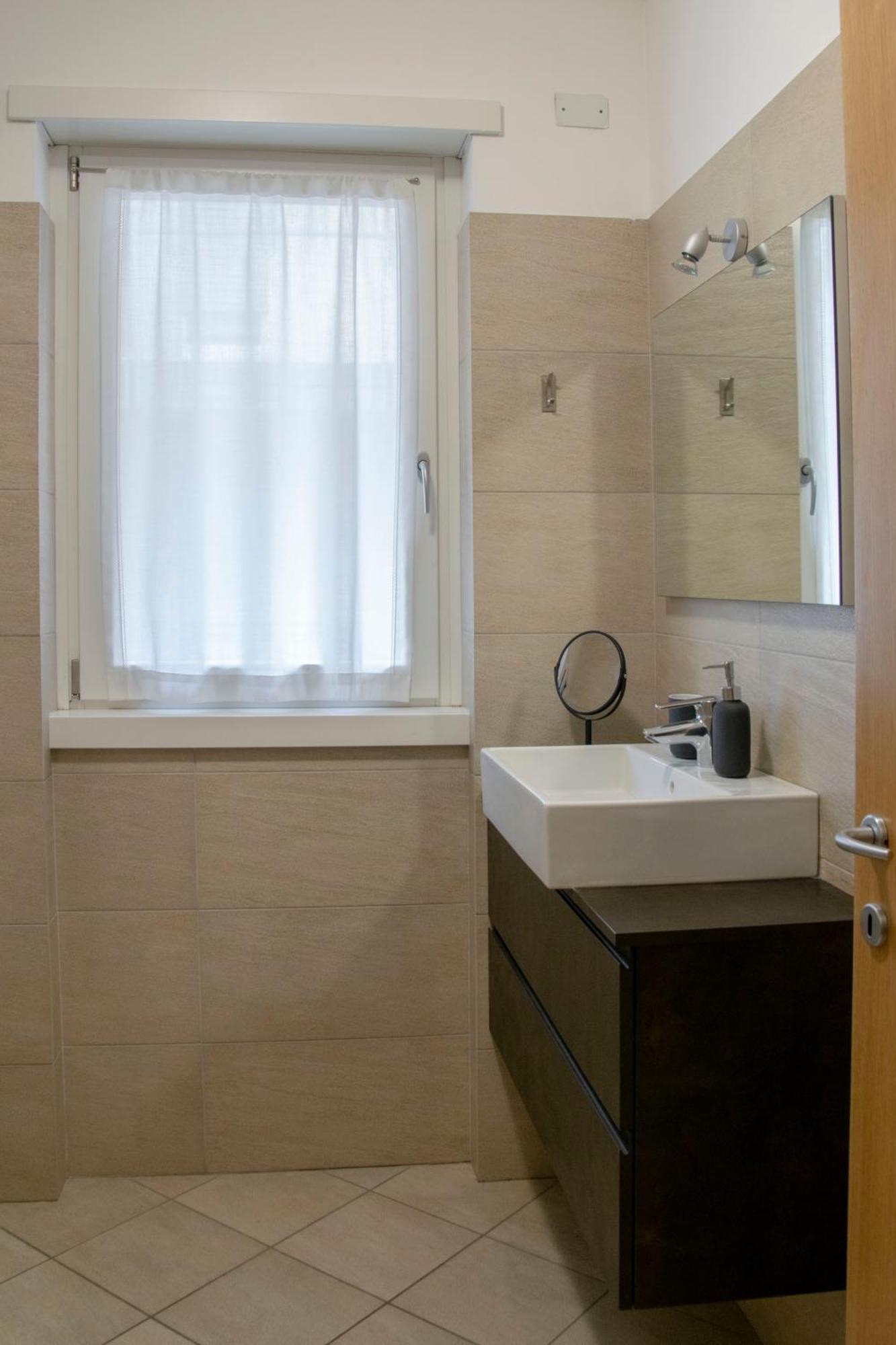 Riva Central Apartment - Free Parking エクステリア 写真